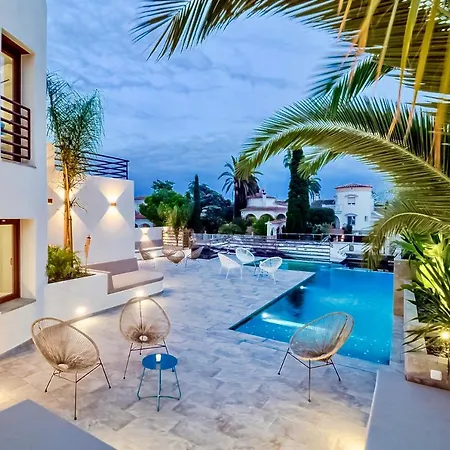 Villa N15 En Plein Cœur De La Marina, Proche De Rosas, Costa Brava